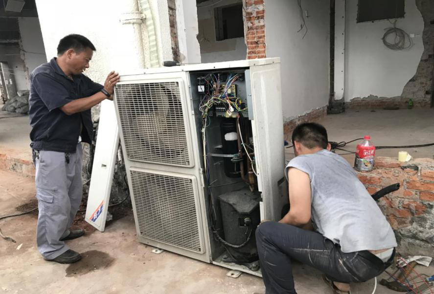 確保旅客順暢出行，機場一線職工高溫堅守！